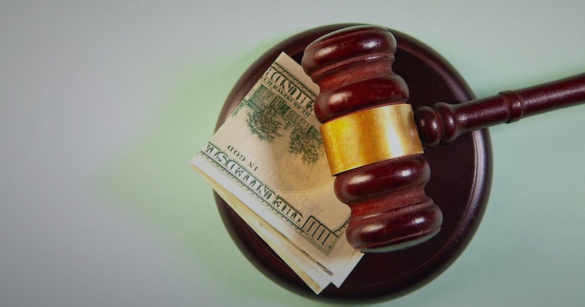 Sıfır Baş Ağrısı: Buji İade ve Değişim Süreçleri Yönetimi 2026 - legal documents with gavel and automotive parts