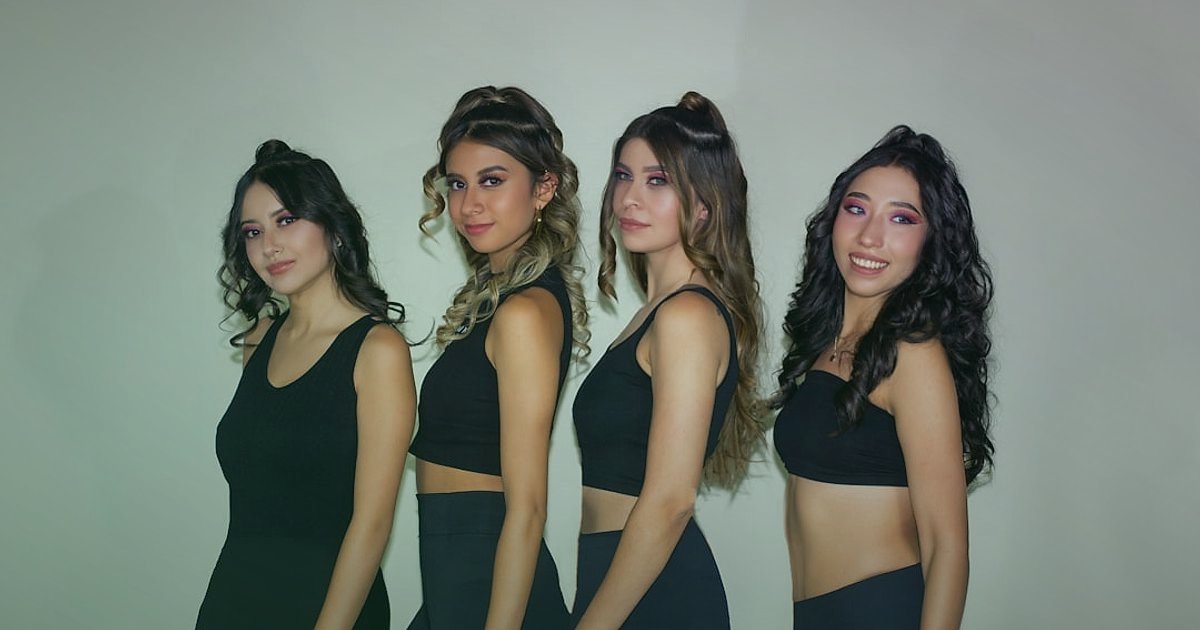Spor Büstiyer Satışında Doğru Pazaryeri Seçimi: Komisyonlar ve Rekabet 2026 - a close-up shot of different types of sports bras with varying support levels