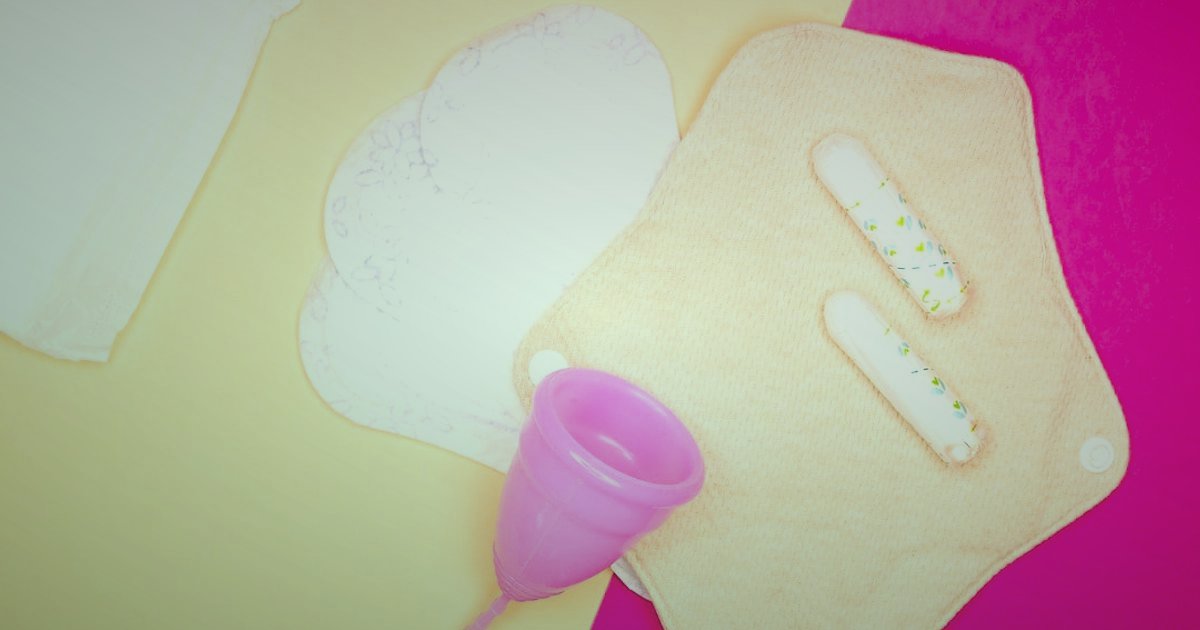 Toptan Hijyenik Ped Tedariği 2026: Dropshipping.gen.tr ile Karlı Bir Başlangıç - overhead view of various feminine hygiene products neatly arranged