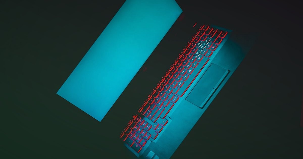 Wellness Dropshipping: 2026'da Masaj Ürünleri Hataları ve Çözümleri - question marks floating around a laptop screen